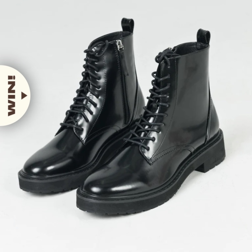 The Lara Boots (size 5 but fit like a 6.5!)